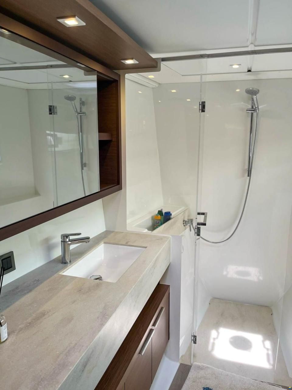 Lagoon 46 Owner's Version