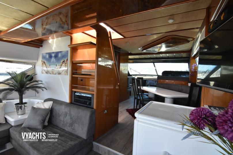 Ferretti 70 Flybridge