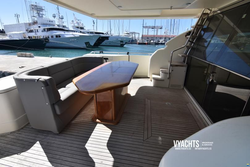 Ferretti 70 Flybridge