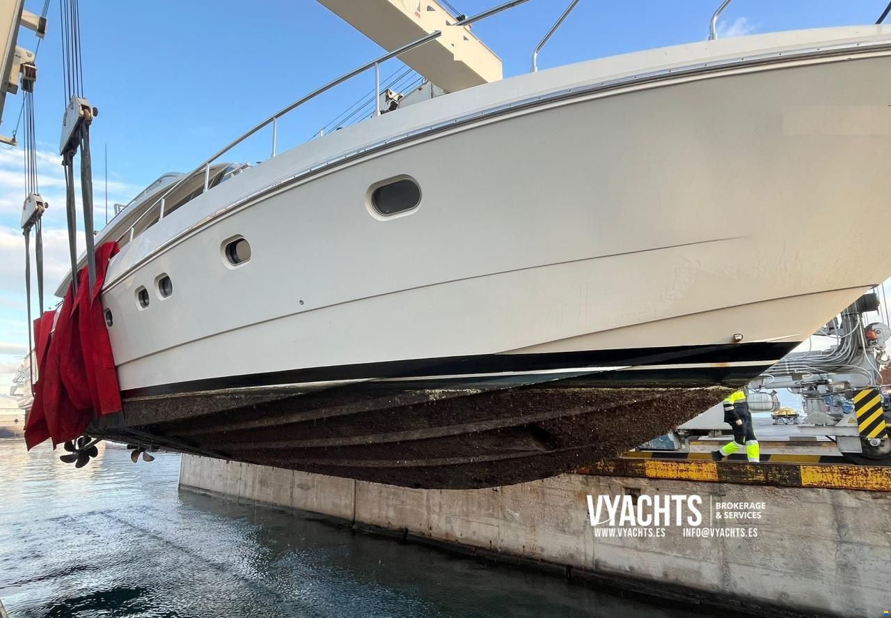 Ferretti 70 Flybridge