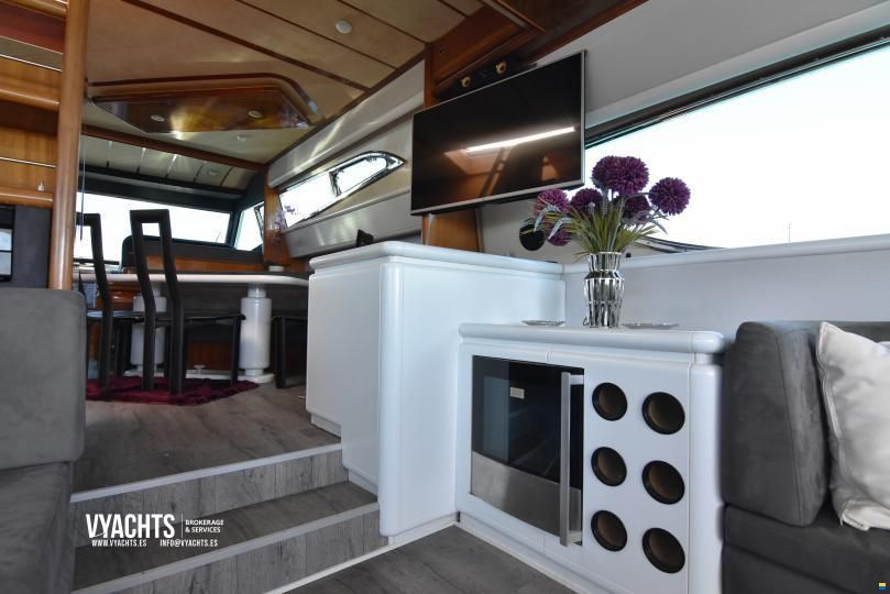 Ferretti 70 Flybridge