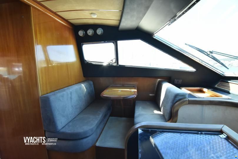 Ferretti 70 Flybridge