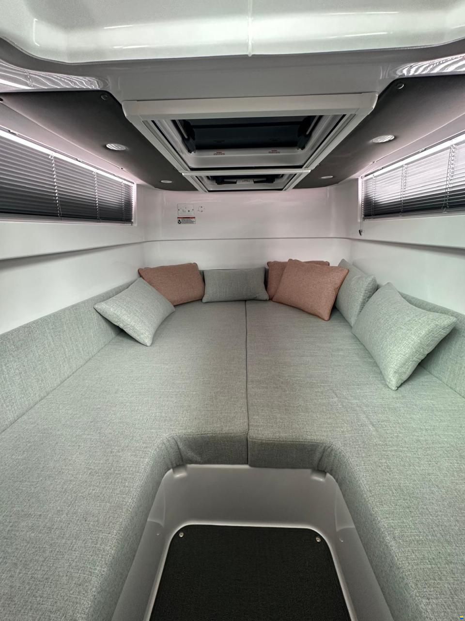 Axopar 37 XC Cross Cabin Brabus