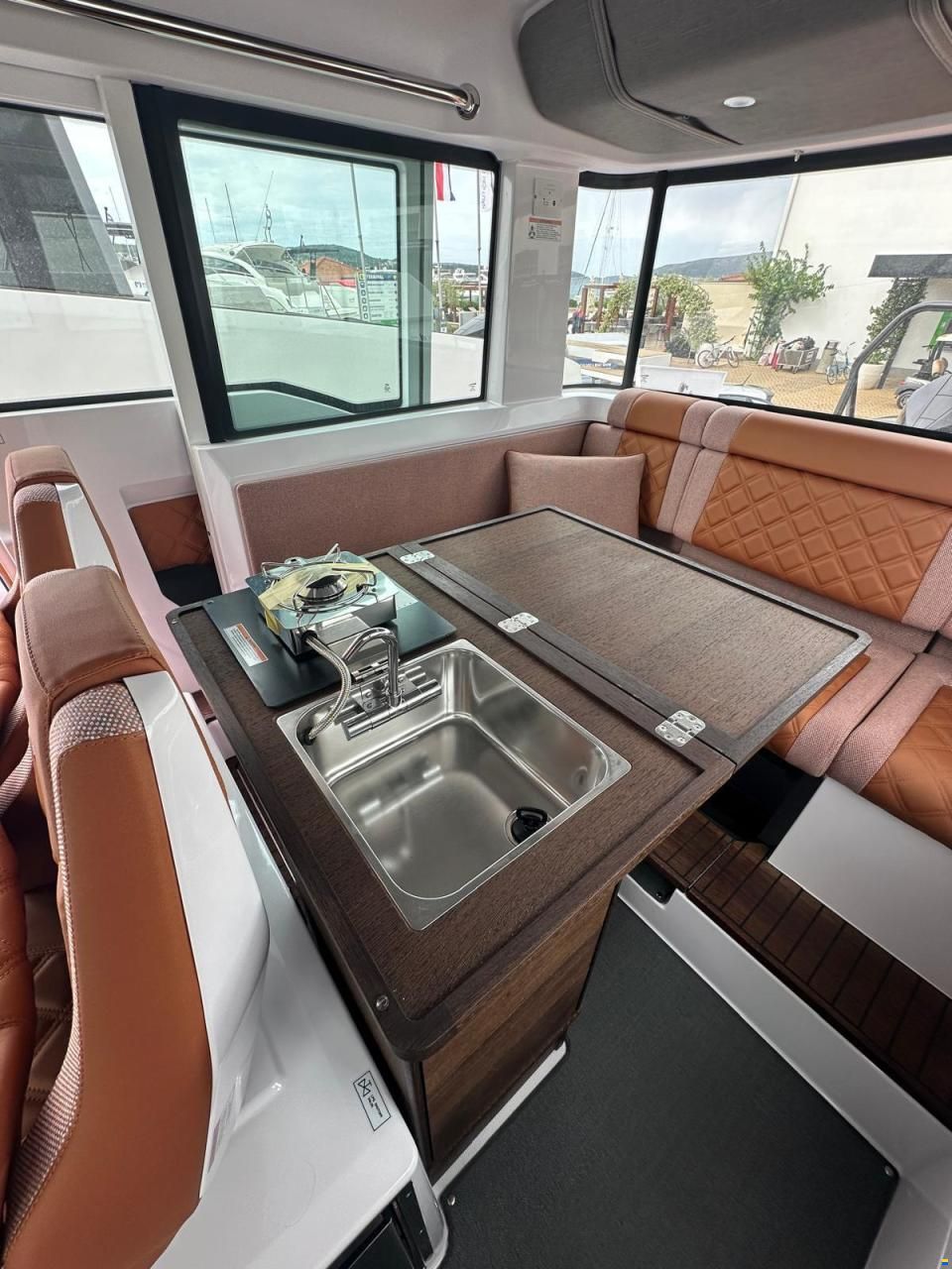 Axopar 37 XC Cross Cabin Brabus