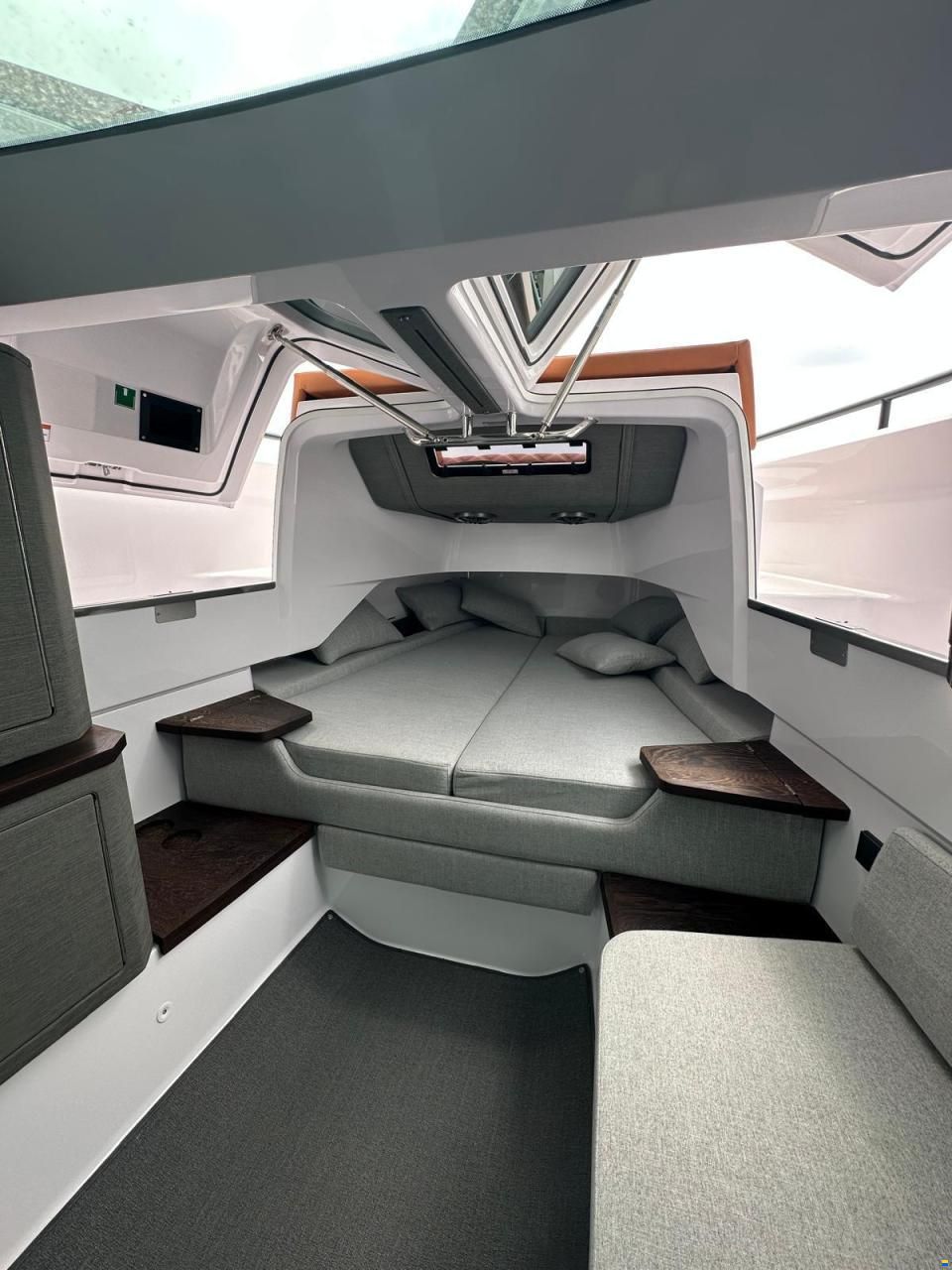 Axopar 37 XC Cross Cabin Brabus