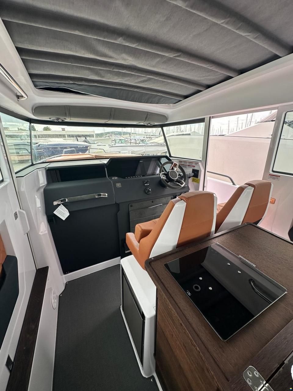 Axopar 37 XC Cross Cabin Brabus