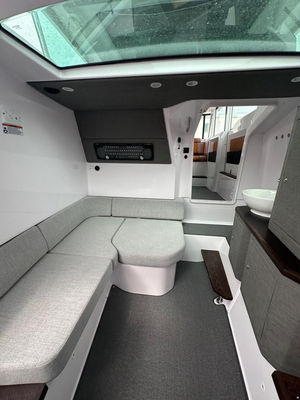 Axopar 37 XC Cross Cabin Brabus