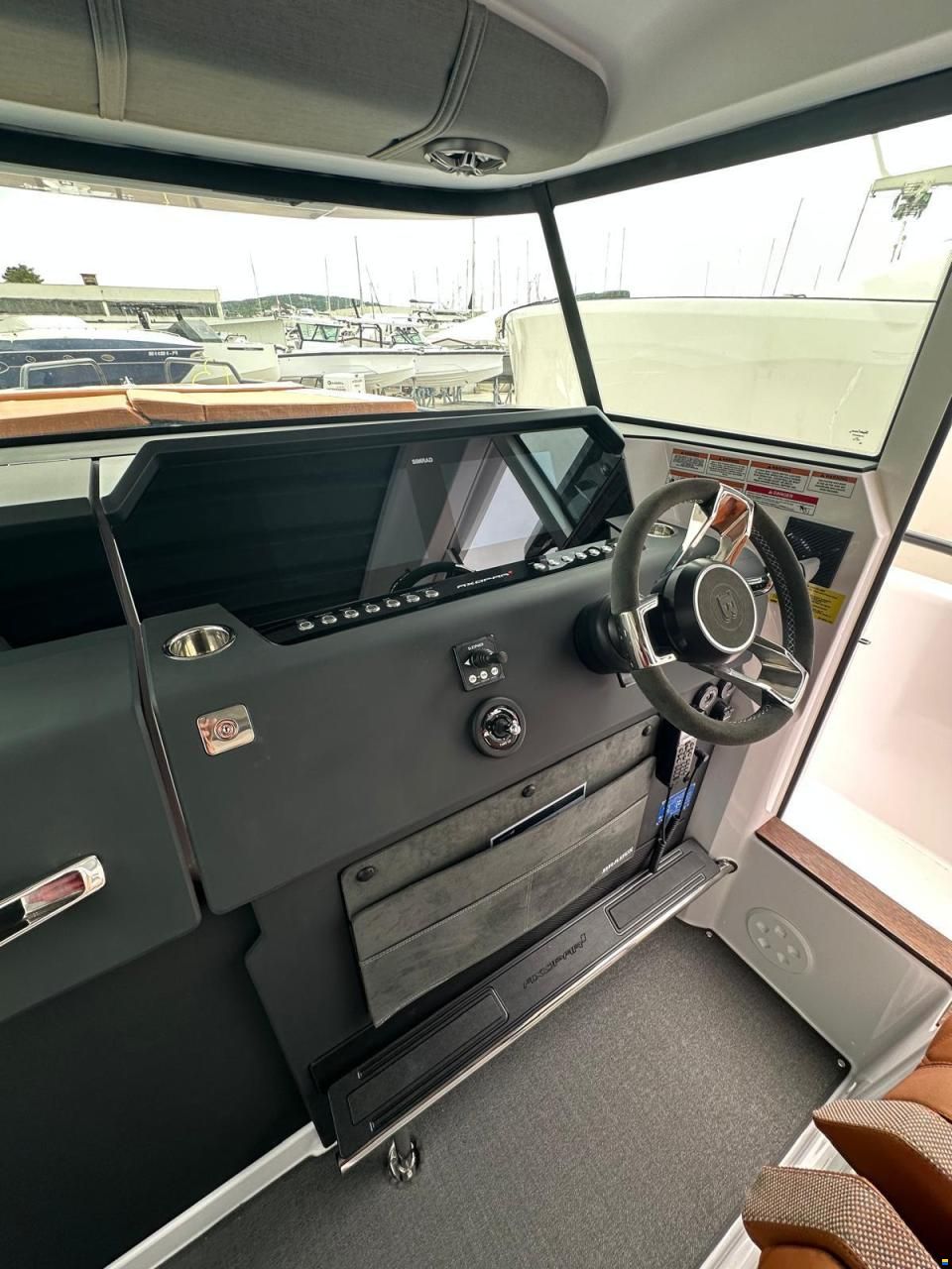 Axopar 37 XC Cross Cabin Brabus