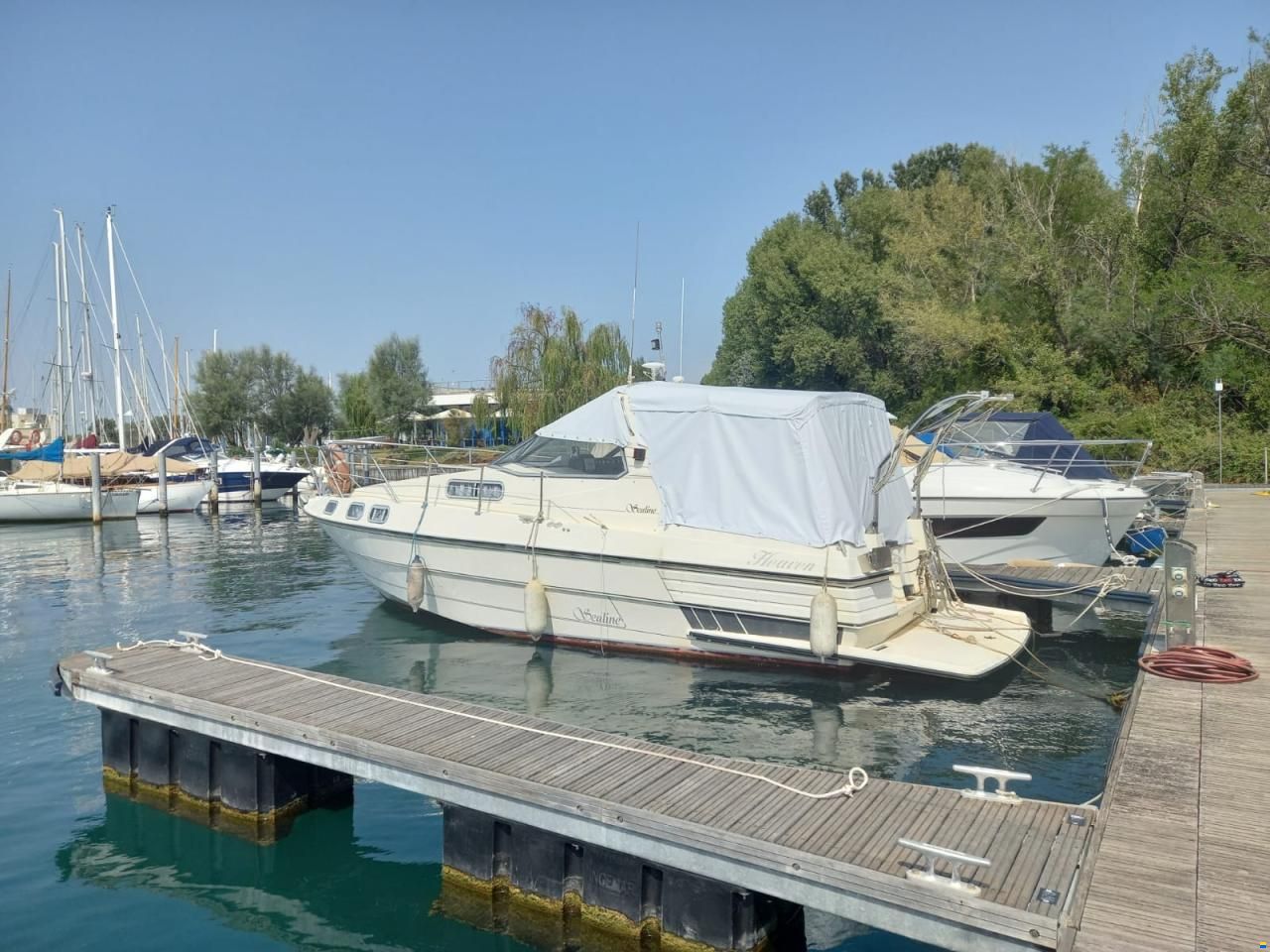 Sealine Ambassador 285