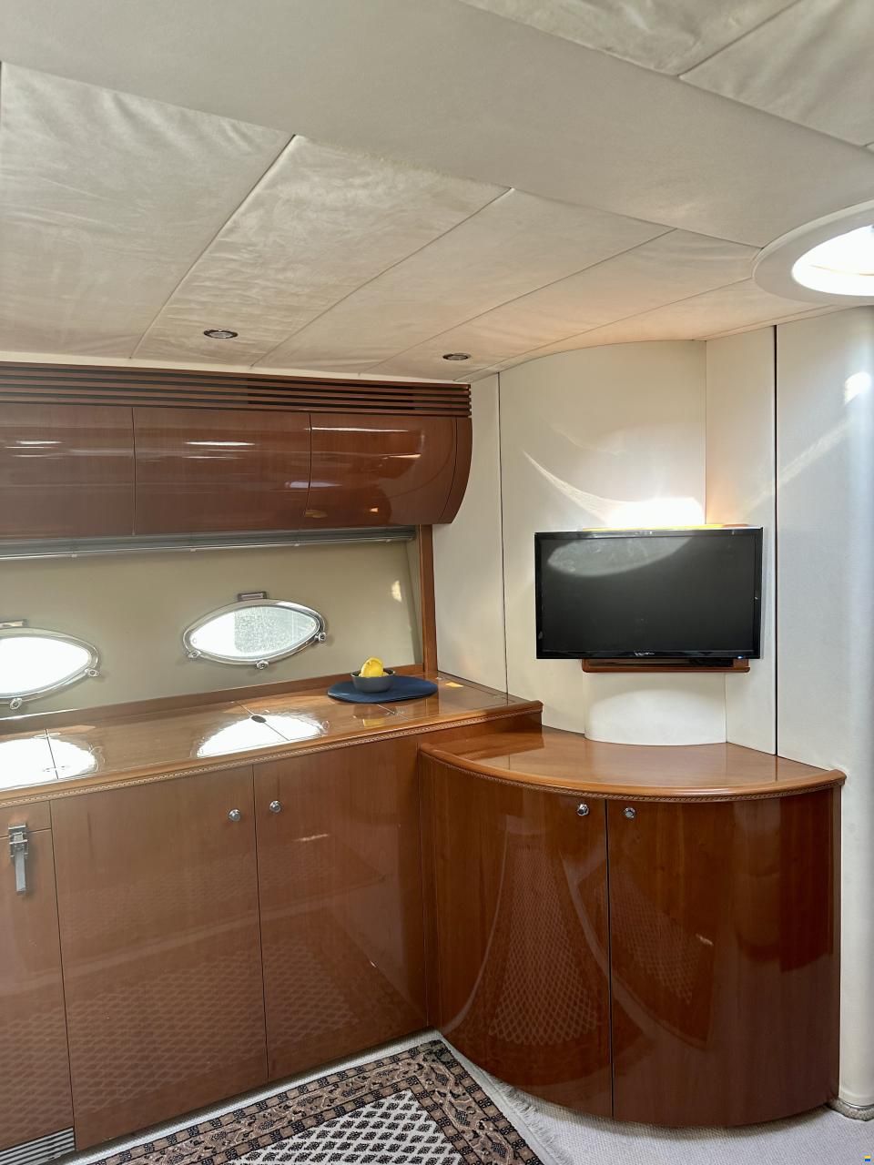 Princess Yachts V50 D12