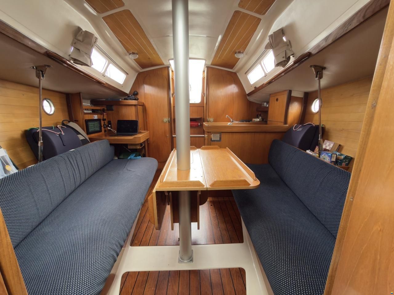 Beneteau First 285