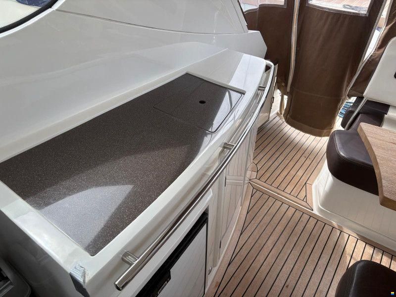 Galeon 325 HTS