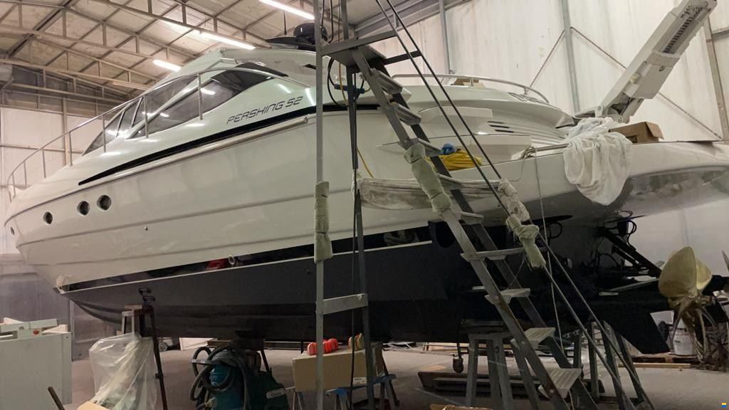 Pershing 52'