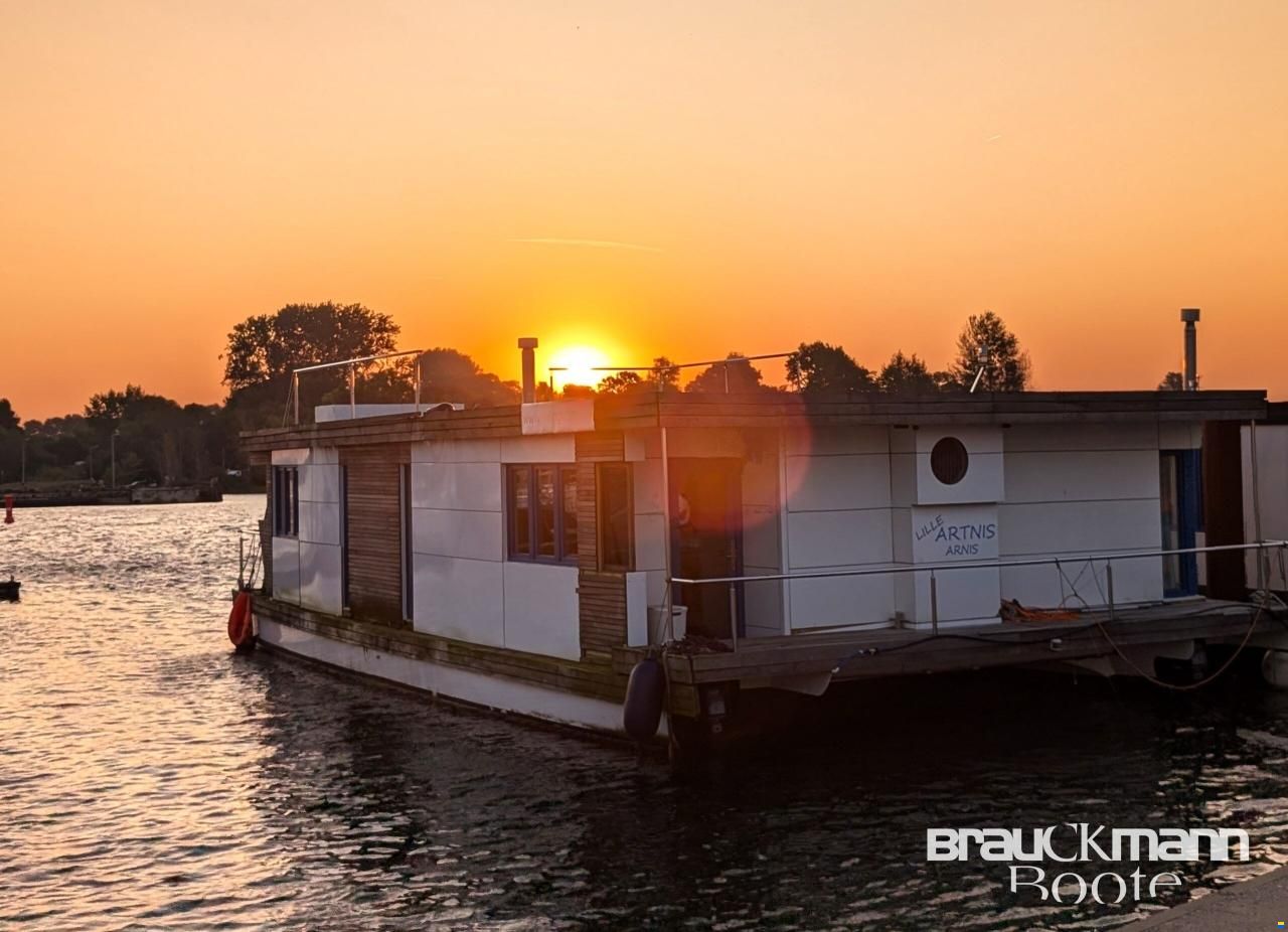 BaltiCat LivingBoat 85