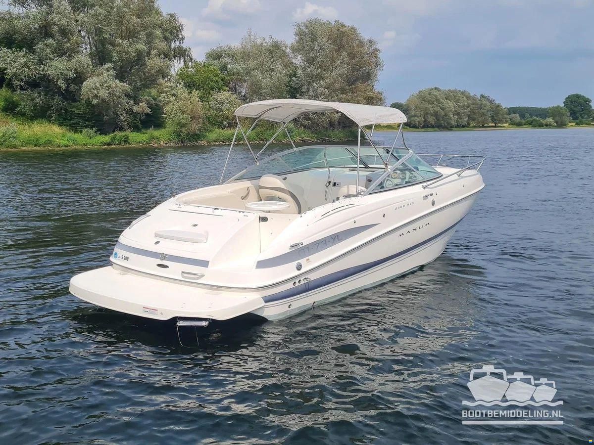 Maxum 2400 SC3