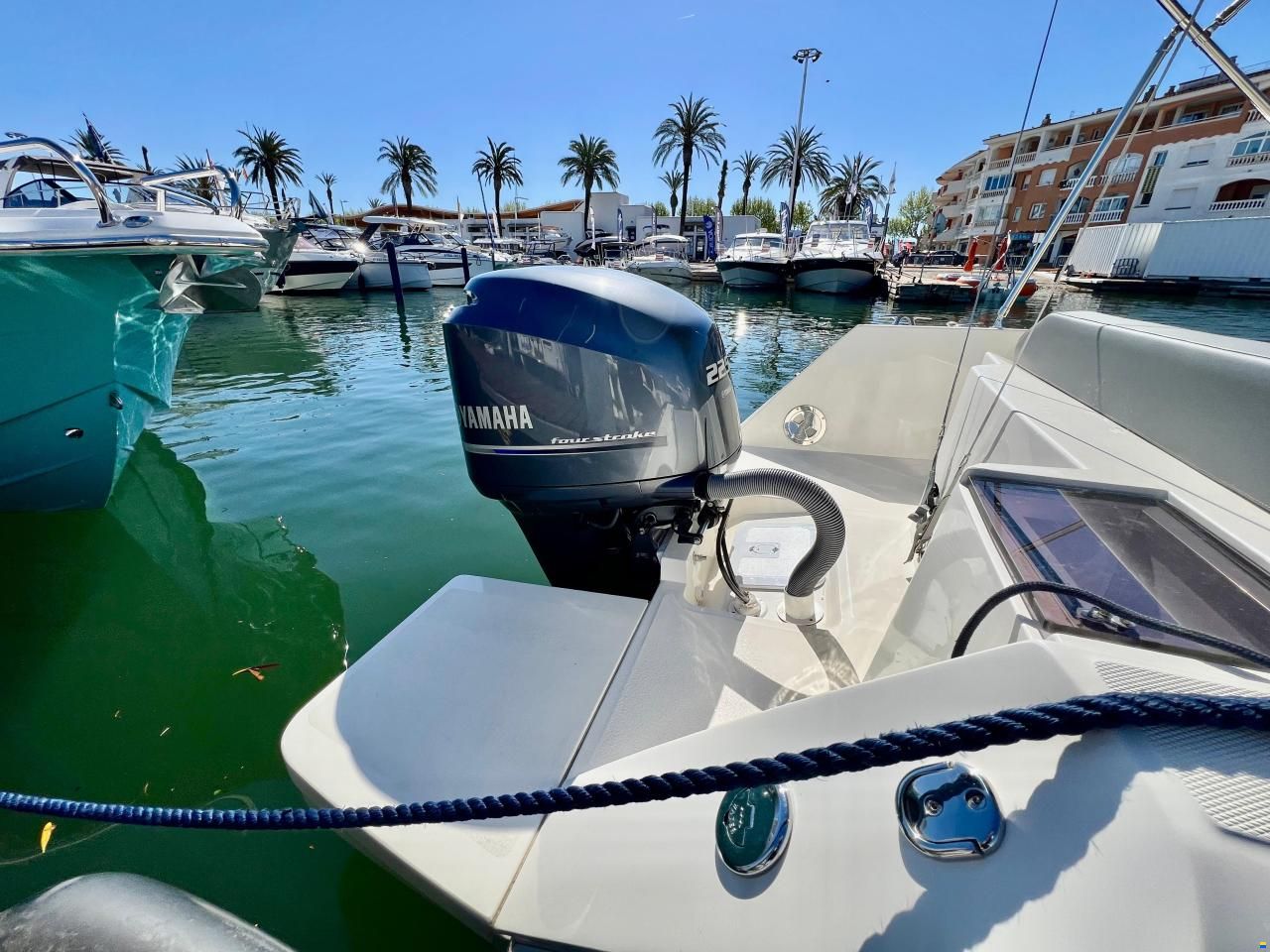 White Shark 240 Sport Cabin