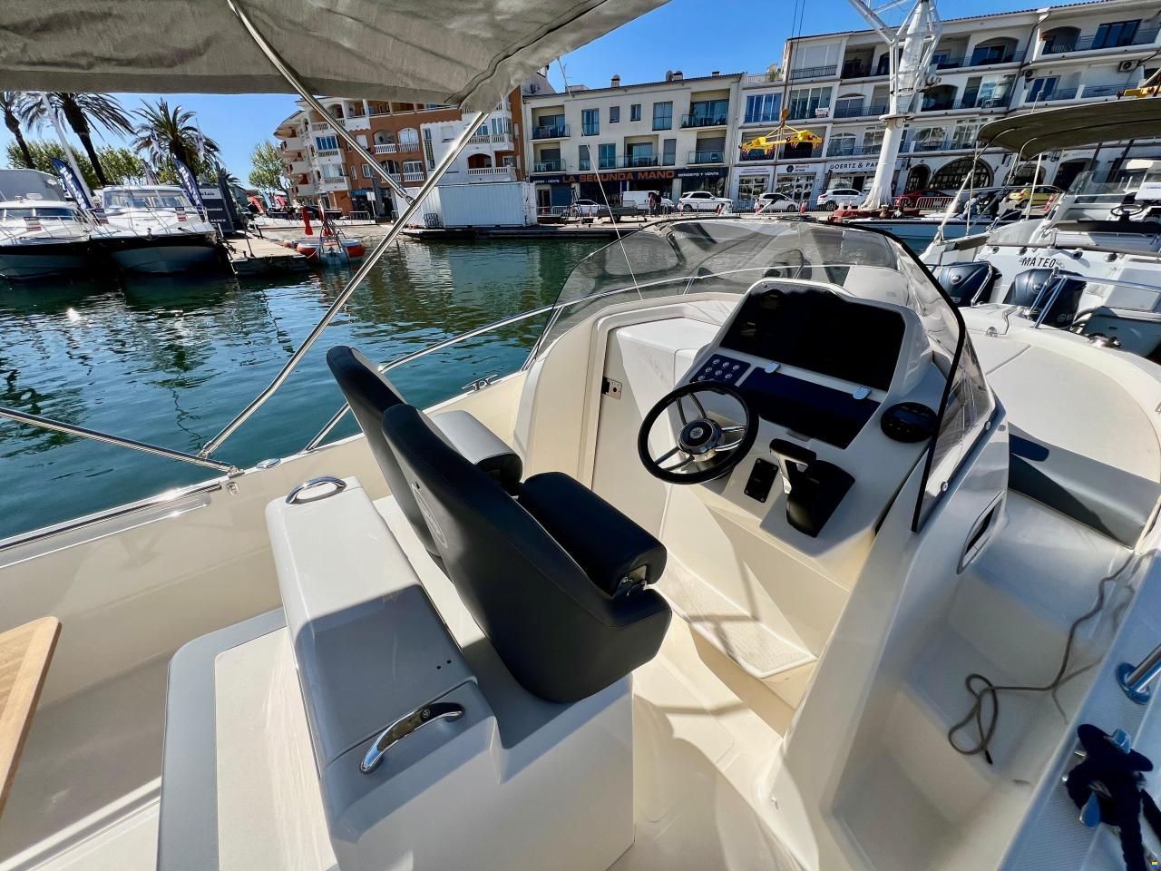 White Shark 240 Sport Cabin