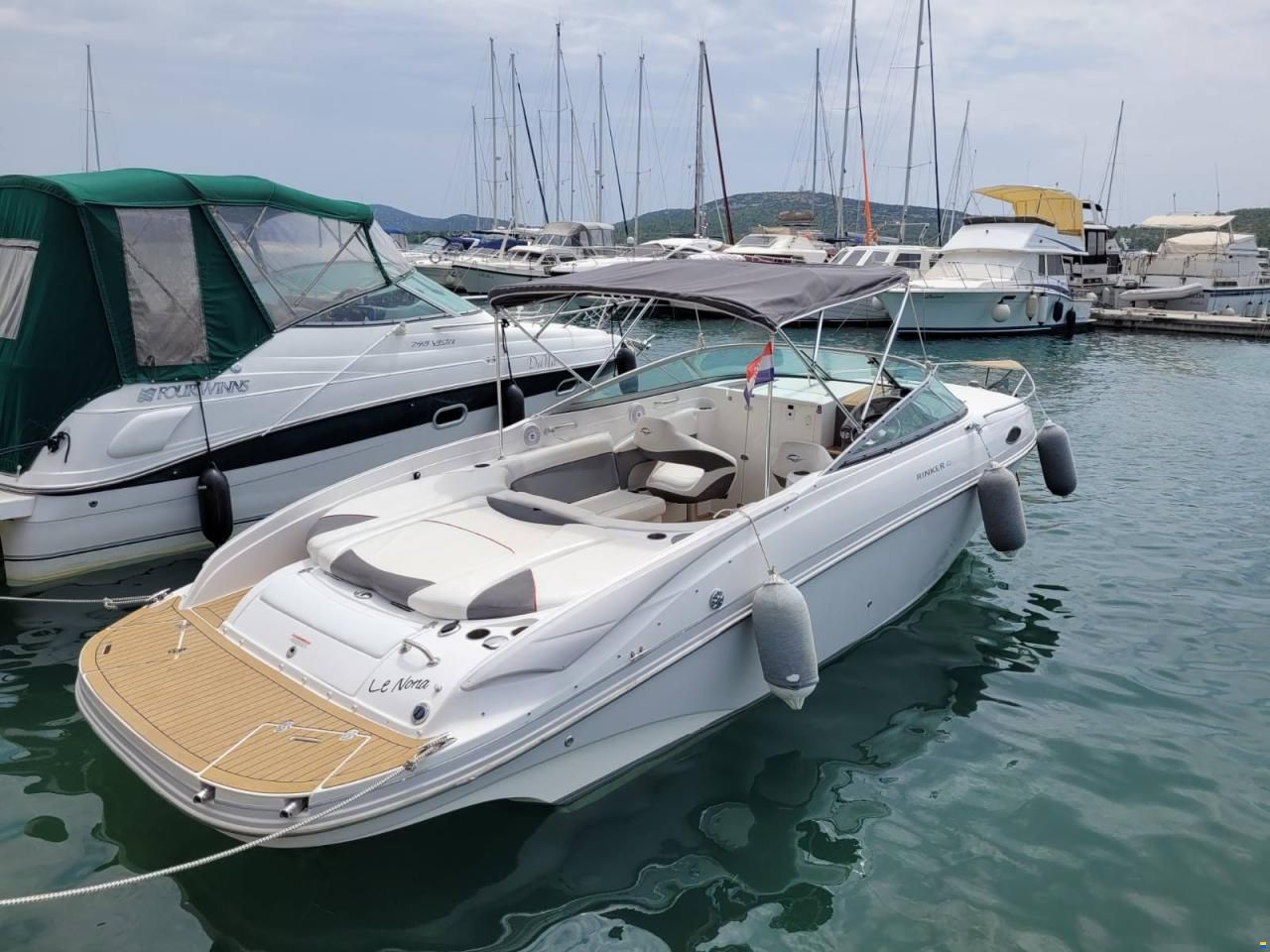 Rinker 246 CC