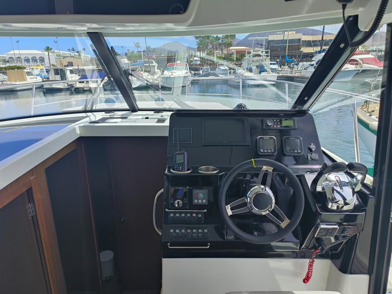 Jeanneau Merry Fisher 1095 Flybridge