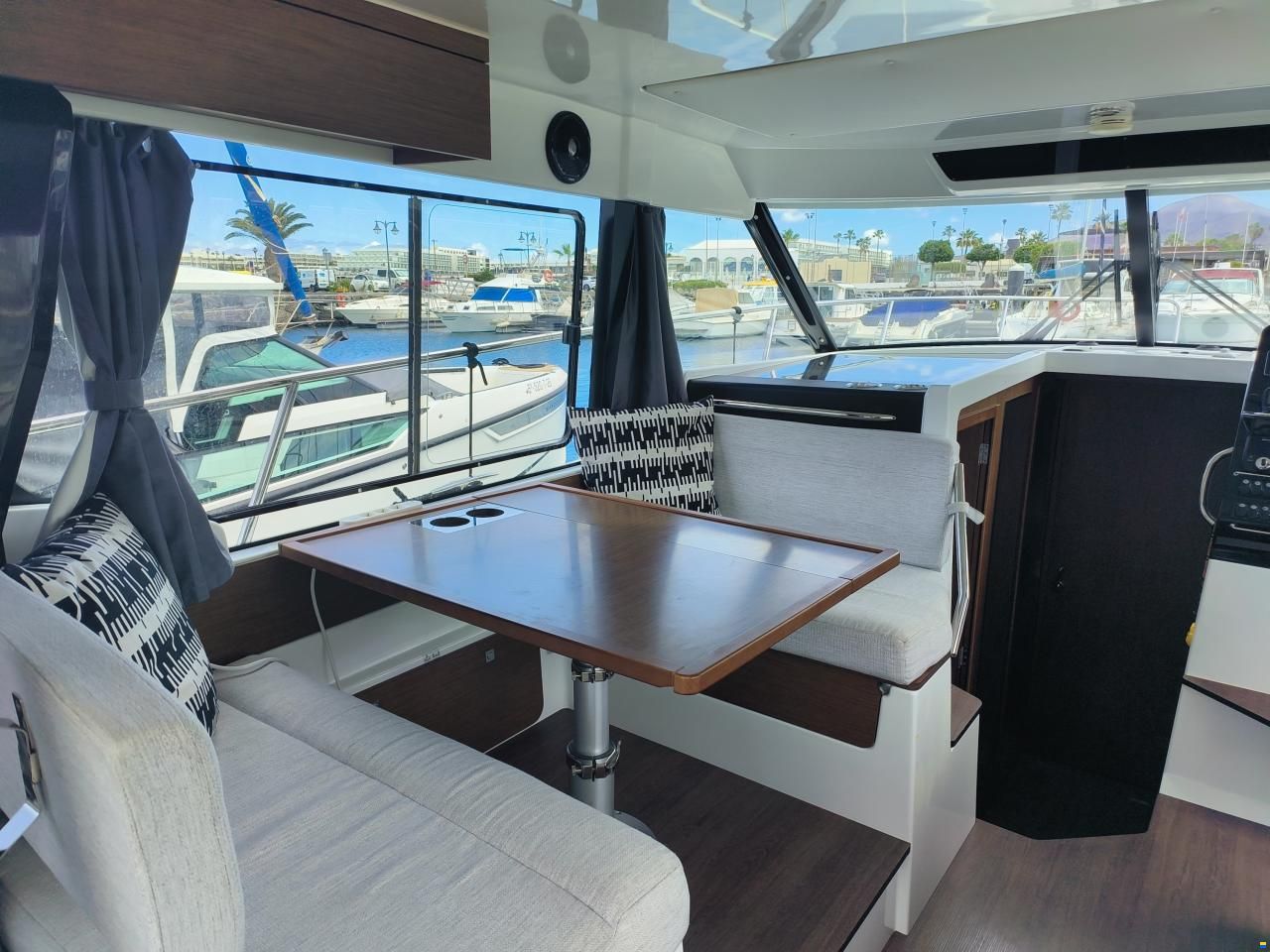 Jeanneau Merry Fisher 1095 Flybridge