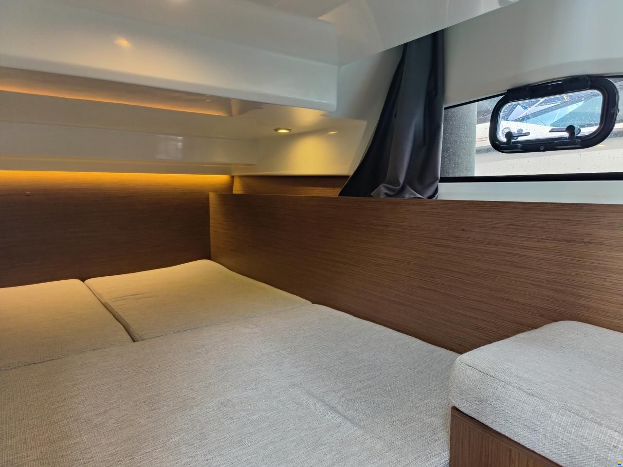 Jeanneau Merry Fisher 1095 Flybridge