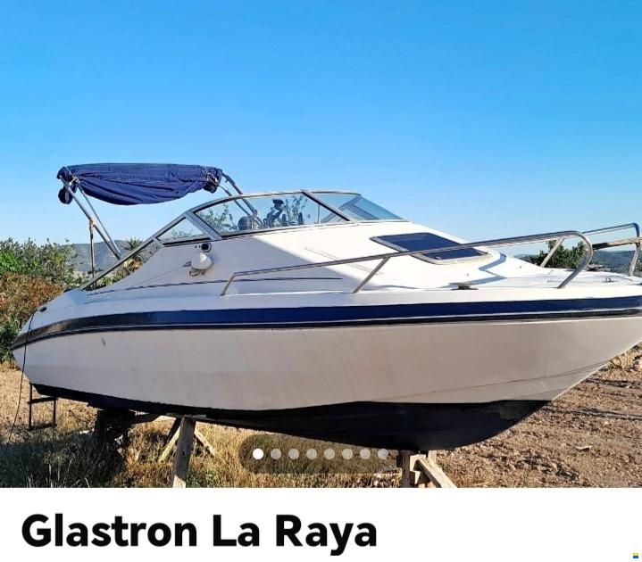 Glastron La Raya