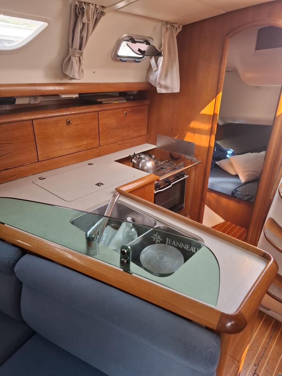 Jeanneau Sun Odyssey 37