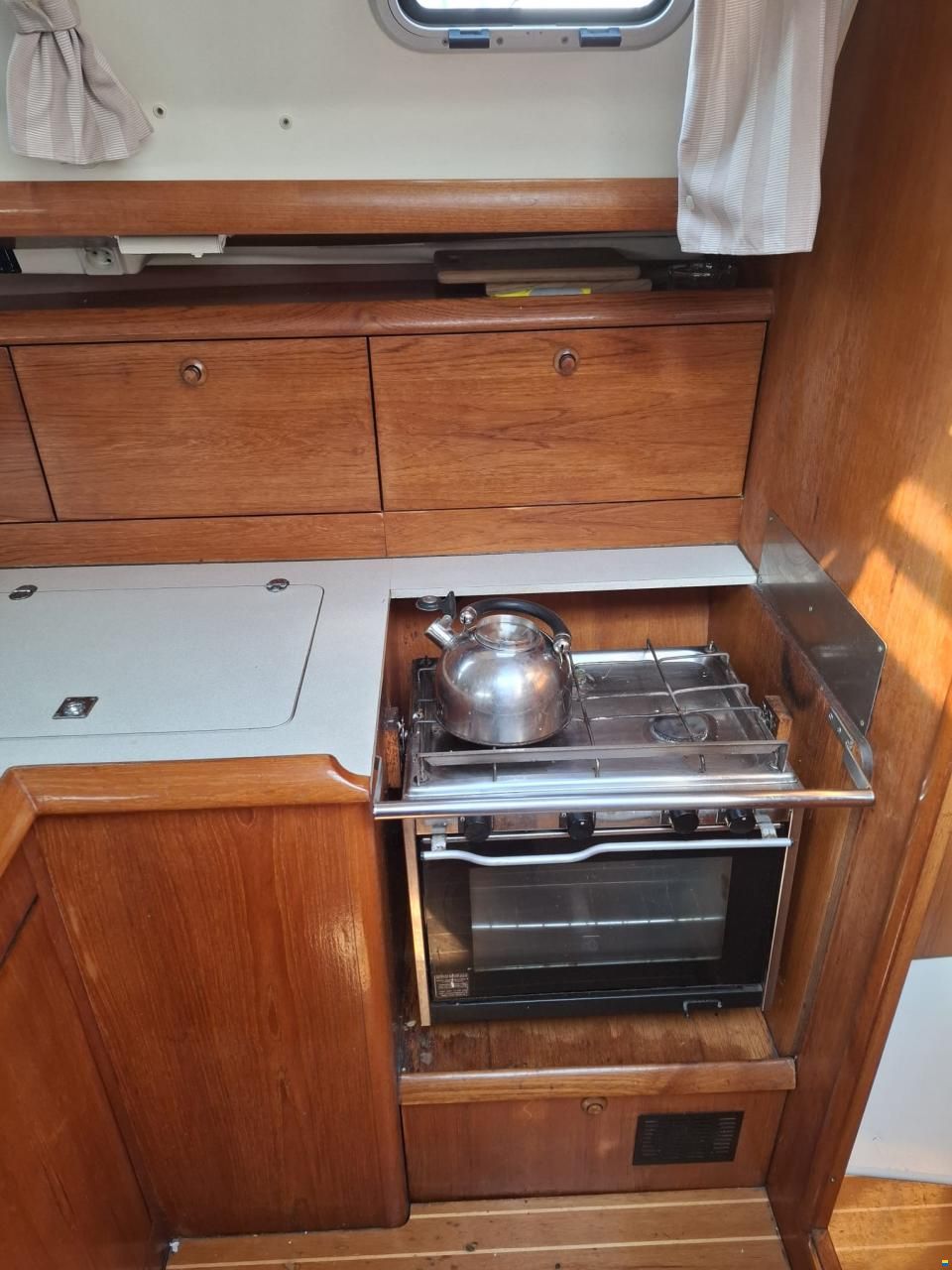 Jeanneau Sun Odyssey 37