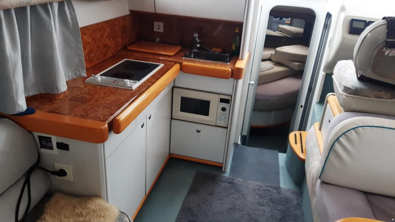 Sealine F33