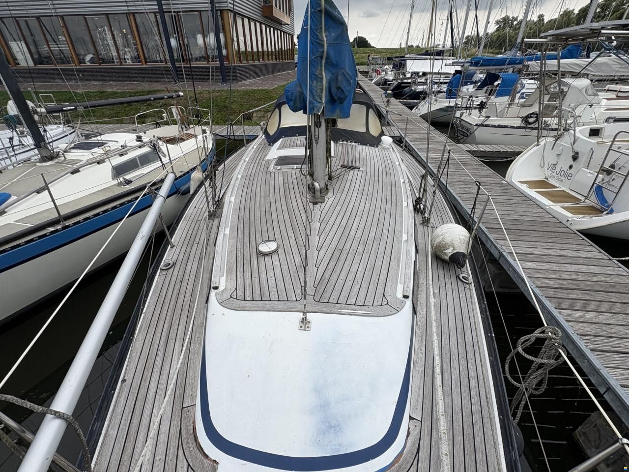 Dufour 4800