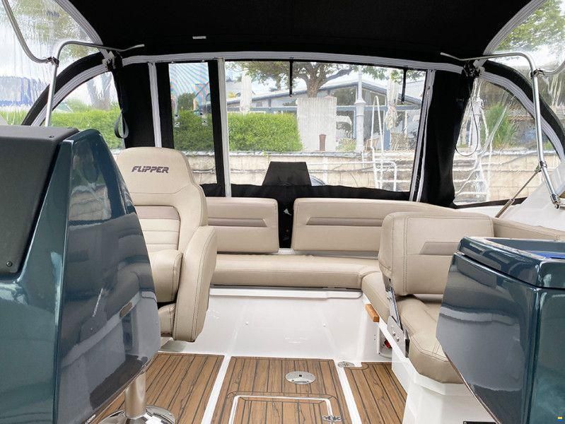 Flipper ST 700