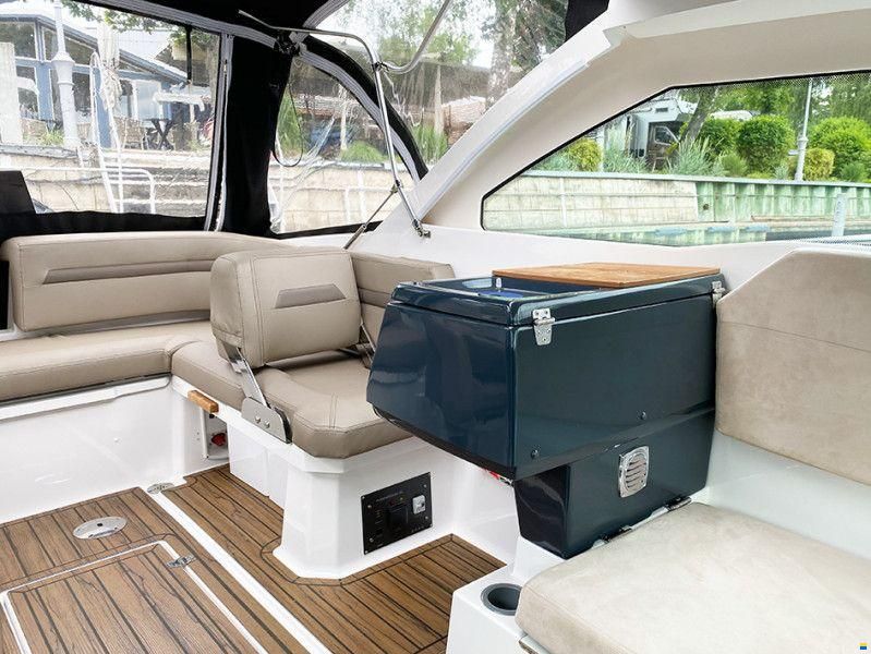 Flipper ST 700