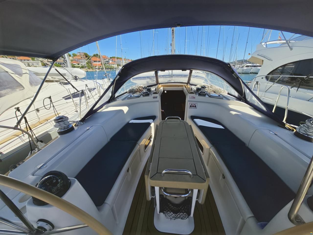 Bavaria 44