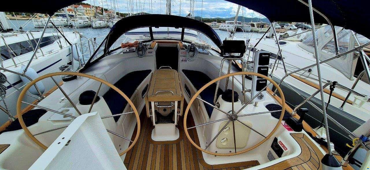 Bavaria 44
