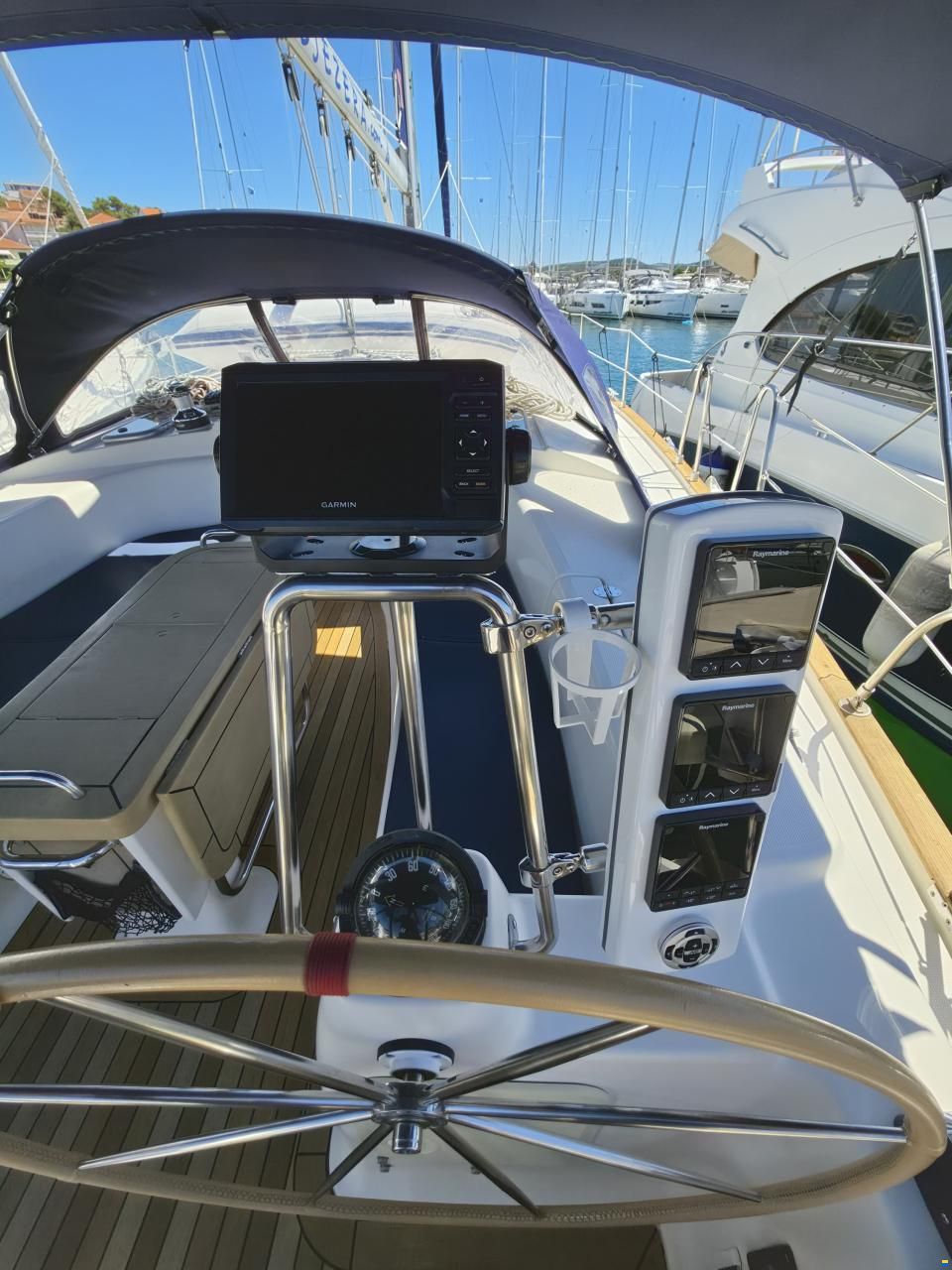 Bavaria 44
