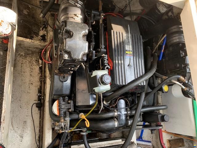 Maxum 2800 SCR