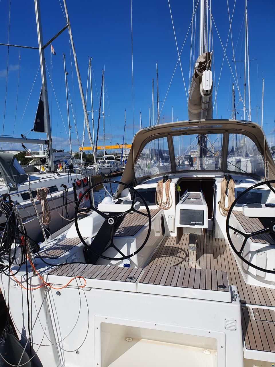 Dufour Grand Large 360