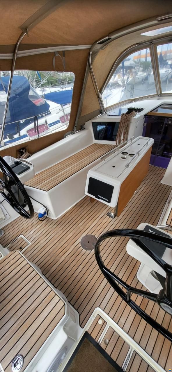 Dufour Grand Large 360