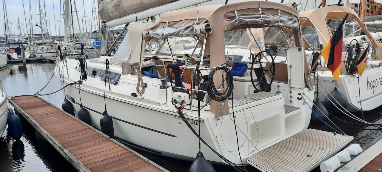 Dufour Grand Large 360