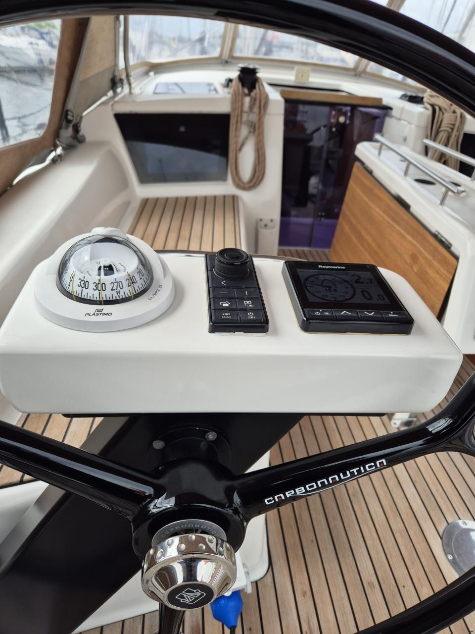 Dufour Grand Large 360