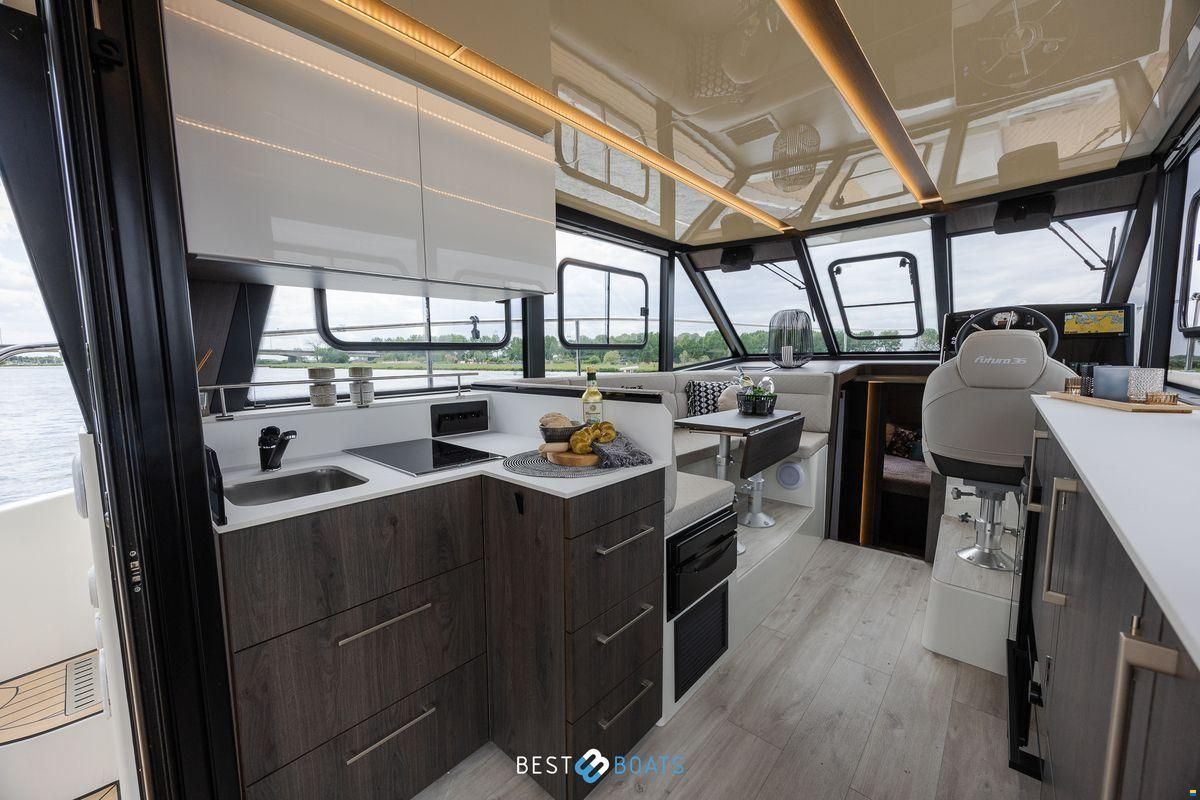Cobra Futura 36 Premium Fly