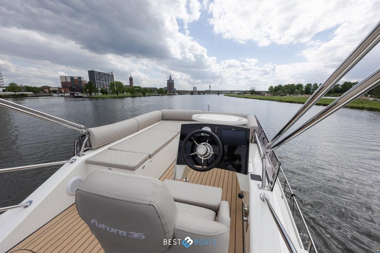 Cobra Futura 36 Premium Fly