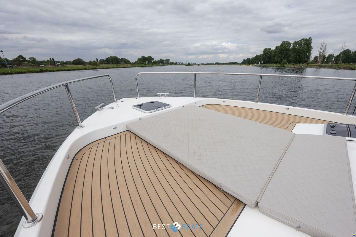 Cobra Futura 36 Premium Fly