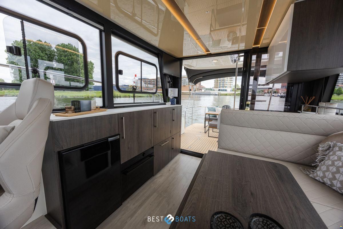 Cobra Futura 36 Premium Fly