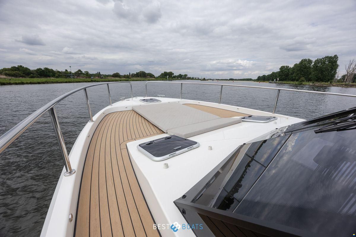 Cobra Futura 36 Premium Fly