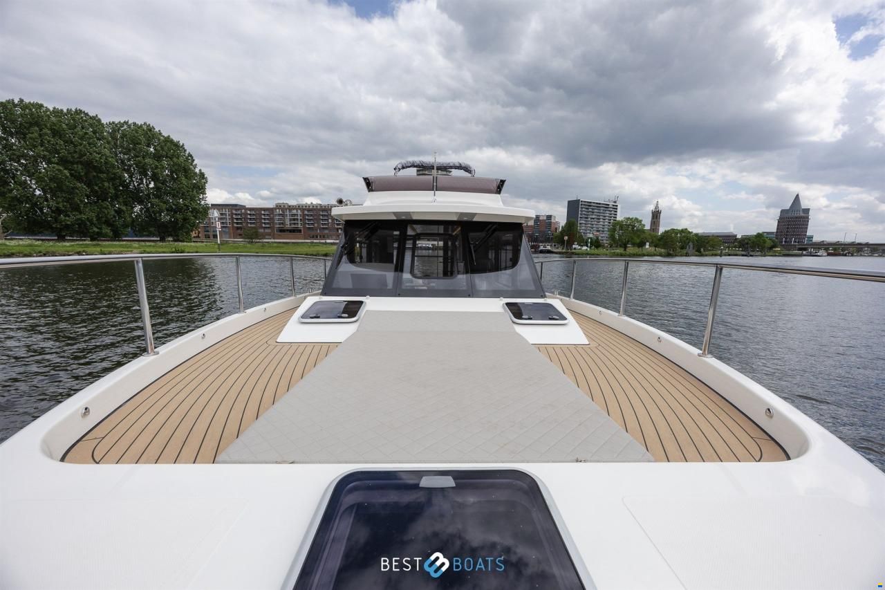 Cobra Futura 36 Premium Fly