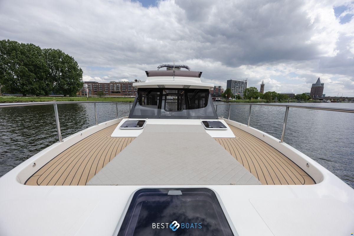 Cobra Futura 36 Premium Fly