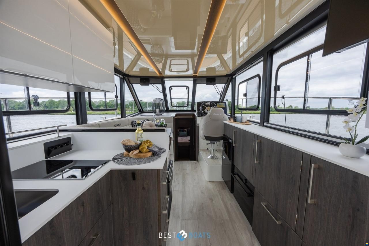 Cobra Futura 36 Premium Fly