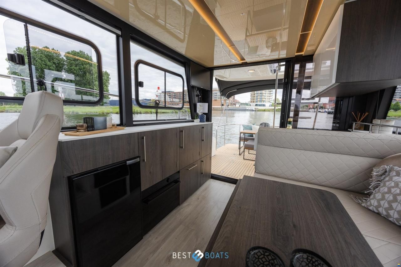 Cobra Futura 36 Premium Fly