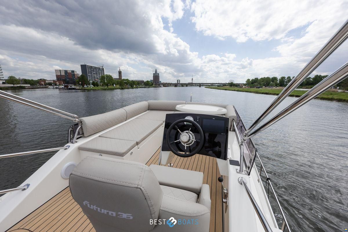 Cobra Futura 36 Premium Fly
